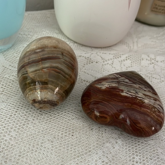 Artisan Heart and Egg Stone Decor in Brown and Cream - Picture 8 of 9